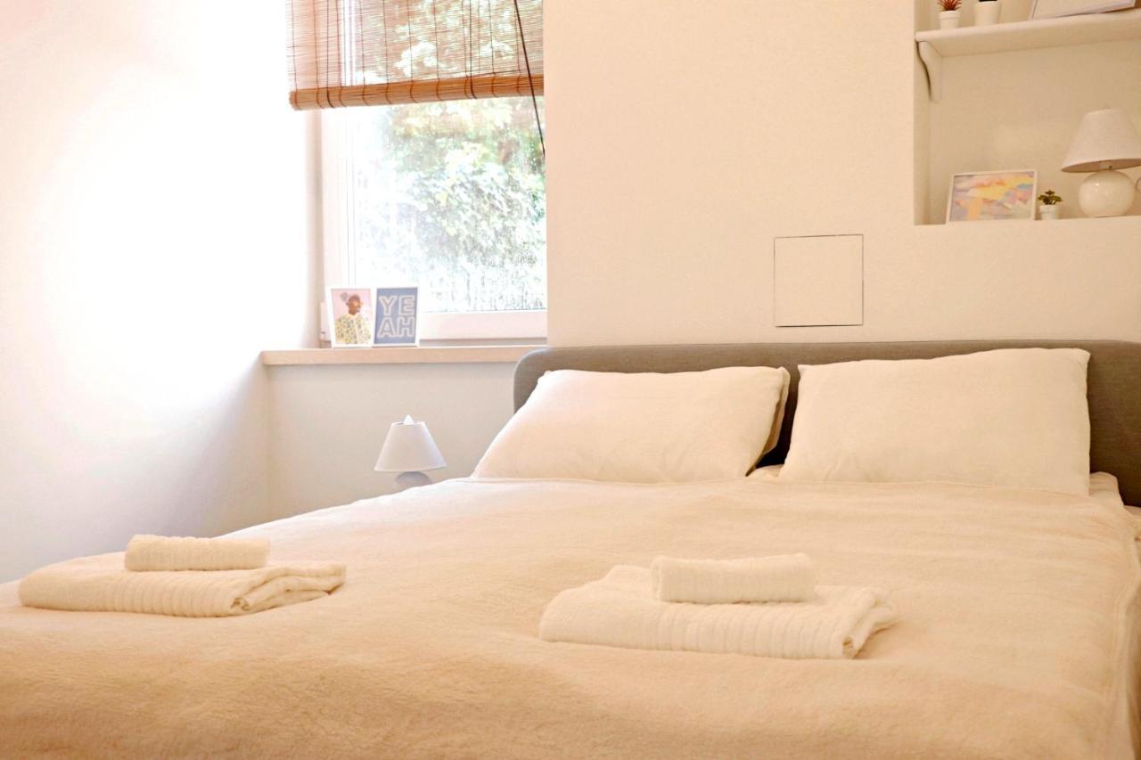 Minimalist Studio Old Town Apartments By Hostlovers คอนัส ภายนอก รูปภาพ